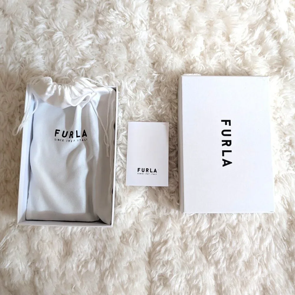 NWT Furla Saffiano Leather Credit Card Case Wristlet in gray
